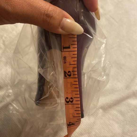 Gianvito Rossi Nappa Prune genuine leather pumps, size 40, New in box, $400 - Picture 11 of 11